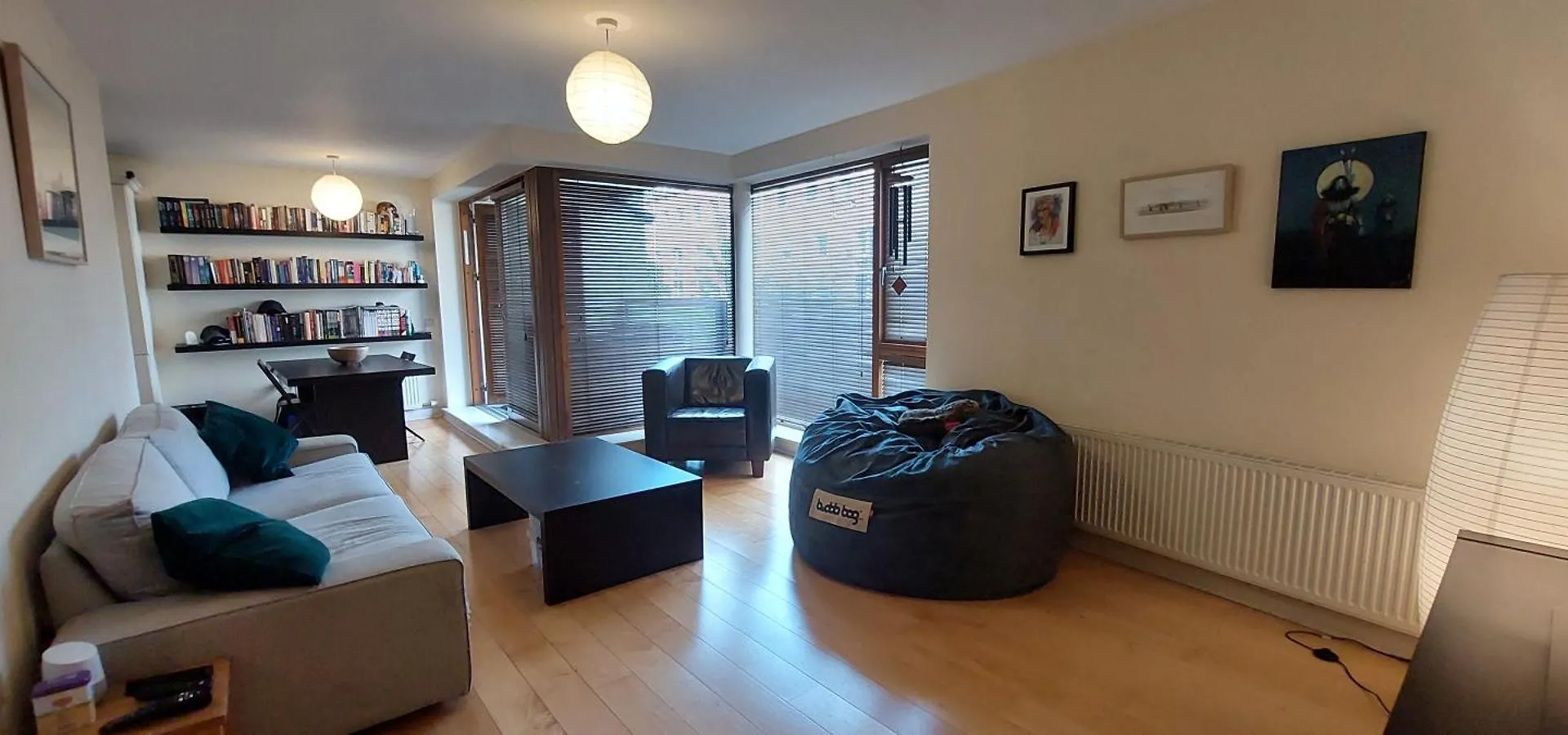 アパート Spacious Riverside 1Bd In Bustling Village ダブリン アイルランド